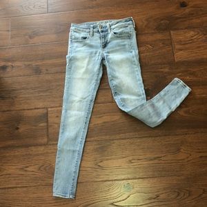 AEO Light-Wash Jegging